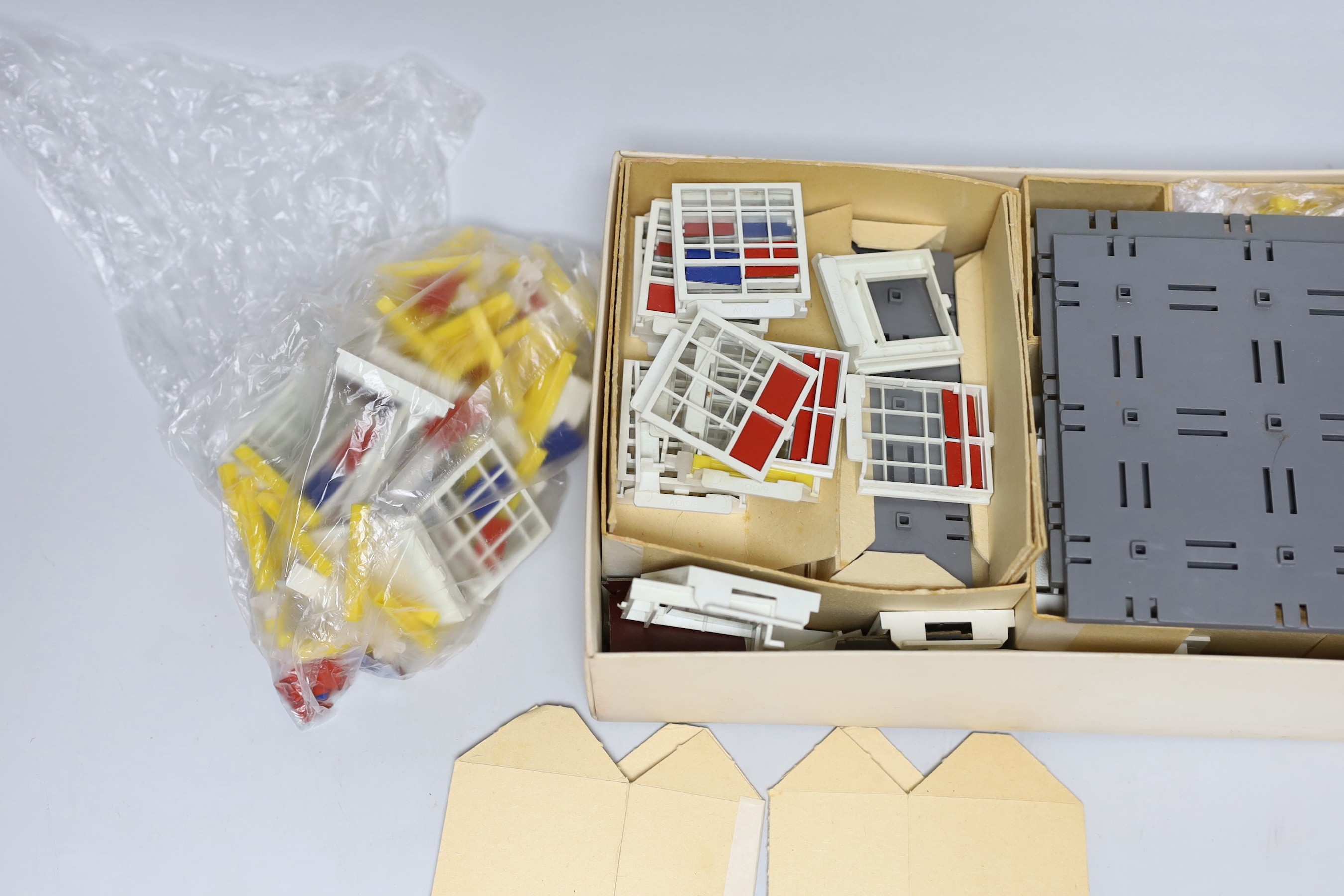 Triang Spot On Arkitex Construction set with handbook in original box